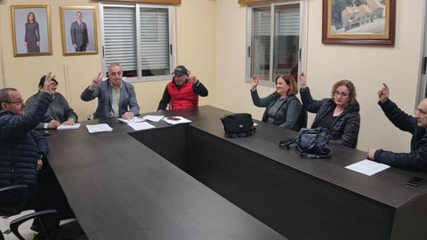 Votación en el pleno de Os Blancos