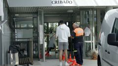 Sanidade cit� en el centro de salud de O Salti�o a unos 2.500 vecinos de Boiro de entre 16 y 29 a�os