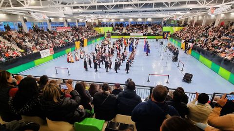 La entrrada al�pabell�n municipal de Navia fue gratuita