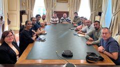 Reunin de los concejales no adscritos con los representantes sindicales de las empresas que prestan el servicio del bus urbano en Santiago