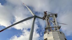 Instalaci�n del �ltimo aerogenerador en el parque de Saint Brieuc