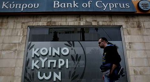 Los ahorradores que depositaron ms de 100.000 euros en el Bank of Cyprus podran perder hasta un 60 % de sus ahorros.