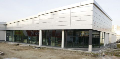 La empresa tiene la nave en Bértoa, pero aún no puede funcionar.
