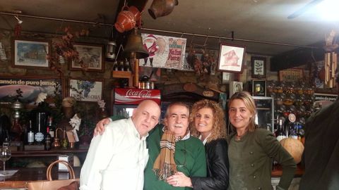 Grupo de amigos formado por Kiko, Fernando, Laly y Pili