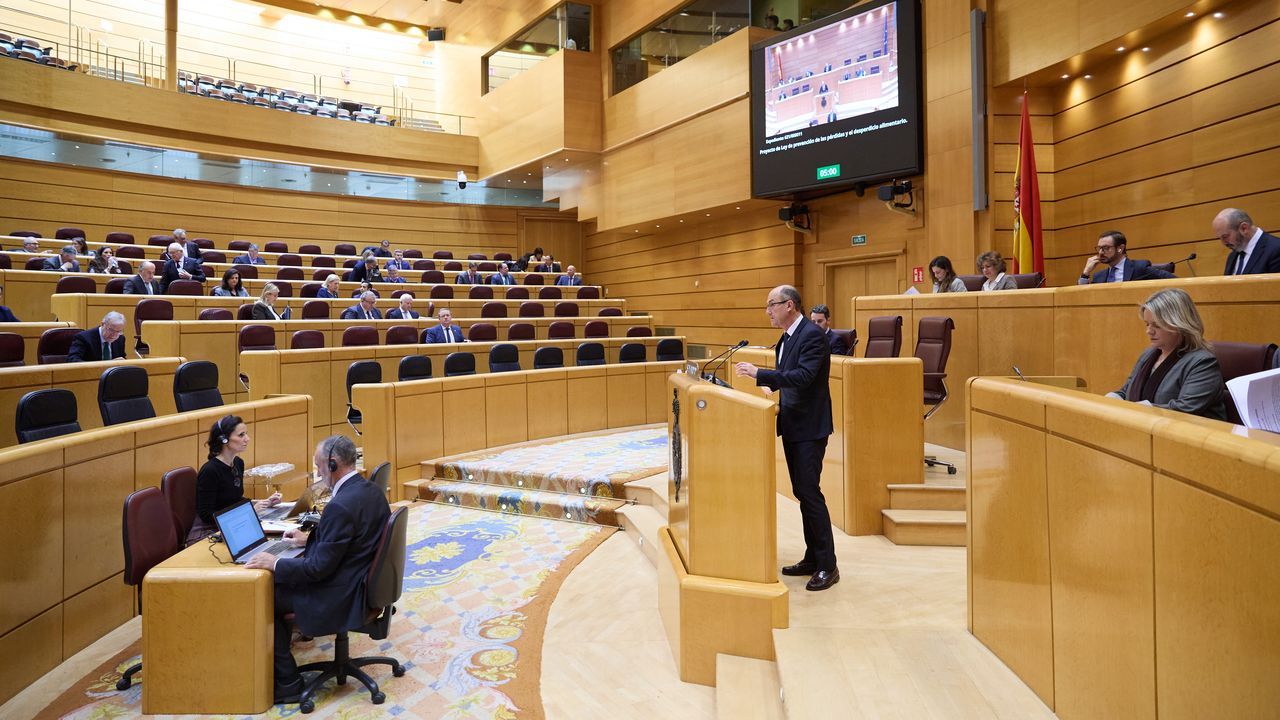 El PSOE abre la puerta a revisar el estatus del lobo, pero en base a datos actualizados