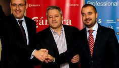 Representantes del banco Sabadell firmaron un convenio con el presidente de la C�mara.