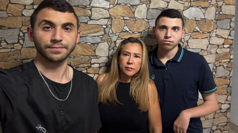 Betsabe y sus dos hijos, que vieron a su padre por �ltima vez cuando ten�an seis a�os y ahora ya son mayores de edad.