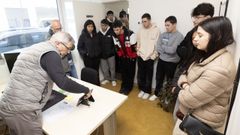 Los estudiantes, en un momento de la vista al pol�gono, este mi�rcoles