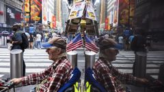 Gente paseando por Times Square en Nueva York