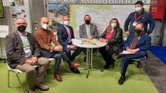 Los concejales Iv�n Puentes y Yoya Blanco, con representantes de la Fundaci�n de los Ferrocarriles de Espa�a, con los que abordaron la creaci�n de una v�a verde