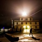 Imagen del faro de Fisterra, a �ltima hora de la noche de ayer.