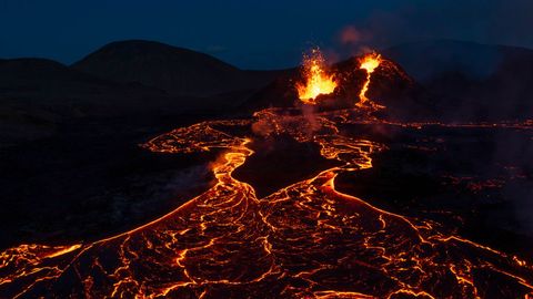 Entra en erupcin el volcn islands ubicado cerca de la ciudad de Grindavk