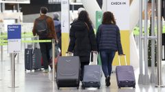 Lavacolla registra estos d�as un aumento del tr�fico por la demanda navide�a.