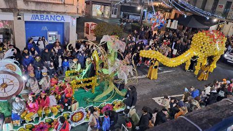 Miles de personas disfrutaron de la Cabalgata redondelana