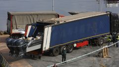 En febrero, una planeadora qued� engatillada en el interior del tr�iler que la hab�a transportado hasta el puerto de Cobres, en Vilaboa