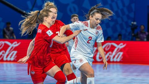 Lance del encuentro de la fase de grupos del Mundial de fútbol sala femenino entre España y Canadá