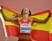 Indira consigui� la primera medalla espa�ola en 400. 
