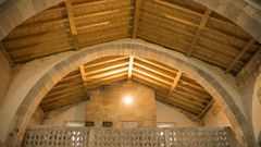 Reforma en las b�vedas de la iglesia de Santiago do De�n