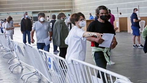 Vacunación masiva en el recinto ferial de Pontevedra