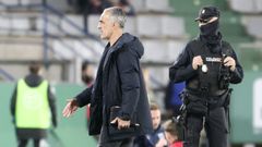 Pablo L�pez durante el partido frente al M�rida en A Malata. 