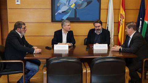 Firma del convenio entre la UDC y el Ministerio de Juventud e Infancia