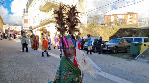 Viana acoge la mayor mascarada de la pennsula Ibrica.Las bonitas de Sande (Cartelle) en el desfile.