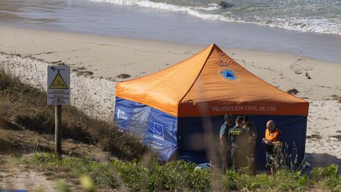Un cartel alerta sobre las corrientes marinas en Lires