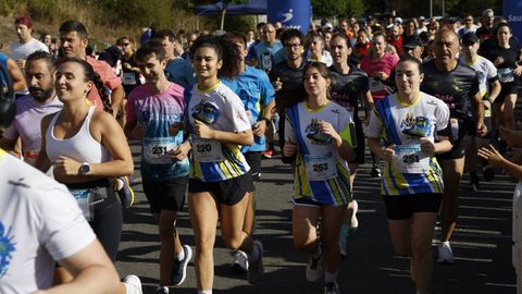 Una jornada de atletismo en A Valenz.Decenas de corredores participaron en la cita popular en el municipio de Barbads