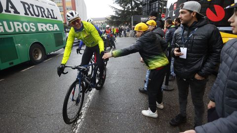 Los ciclistas se marcharon al cancelarse la etapa.