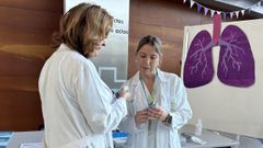 El �rea sanitaria acogi� una mesa informativa con motivo del D�a Mundial de la EPOC