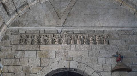 Talla de granito en la iglesia de Santa Mara de Beade