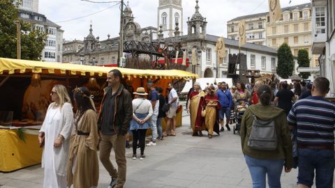 Ambiente en el mercado de la Praza Maior