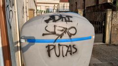 Algunas de las pintadas en Corcubi�n