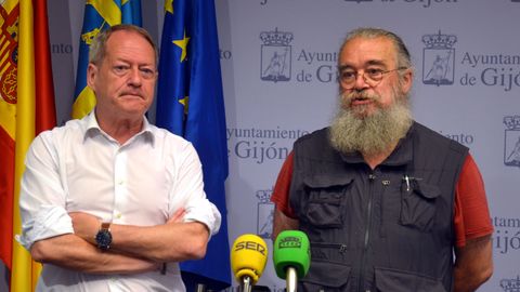 Aurelio Mart�n y Luis Fern�ndez, de la Asociaci�n Asturias Laica