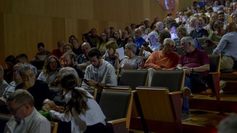 Público no novo auditorio