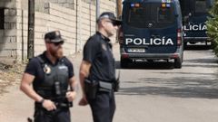 Imagen de archivo de agentes de la Polica Nacional en Alcira (Valencia). 
