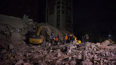 Edificio afectado en la zona de Altamira, en Caracas