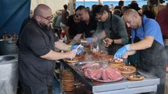 Las pulper�as trabajando a destajo este domingo al mediod�a en Mondo�edo