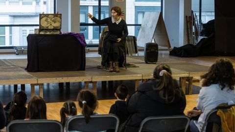 Raquel Queiz�s act�a en la Mostra de Teatro de Sarria