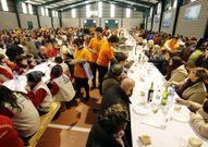 En Vilari�o de Conso, los comensales disfrutaron con el cabrito. 