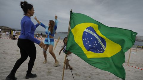 La bandera de Brasil en el San Xon corus