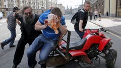 Detractores del movimiento LGBT ataca a activistas gay