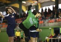 Los jugadores carballeses no tuvieron suerte en la recta final del encuentro. 