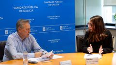 El conselleiro de Sanidade, Antonio Gmez Caamao, se reuni con la alcaldesa de Muros, Mara Lago.