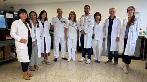 Foto de los profesionales de Hematolog�a y la farmac�utica que llevan mieloma m�ltiple. 