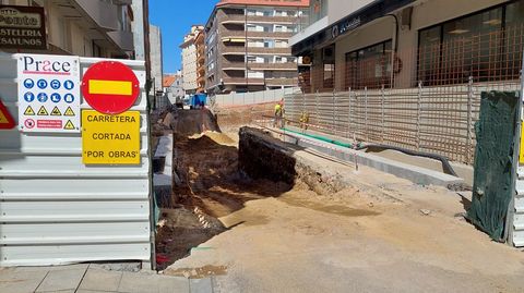 El paso subterrneo de la calle Madrid, en Sanxenxo, va tomando forma