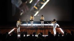 Interpretaci�n de �Undersongs� en A Coru�a.
