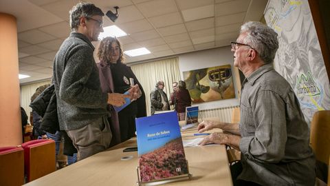 Presentaci�n do libro de Ignacio Castro, �Roxe de Sebes�, no acto mensual de Barbantia