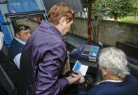 Ahora, los vecinos de Corme solo tienen dos opciones para ir a Carballo y enlazar con A Coru�a. 