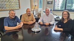 Pepe Paz, Manuel Rojo, Pedro Ara�jo Nespereira y Mar�a Flora, en la reuni�n en el decanato de la Facultad de Educaci�n